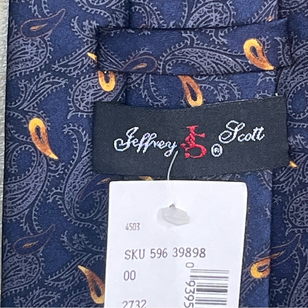 Jeffrey Scott Silk Tie Navy Gold Paisley NWT